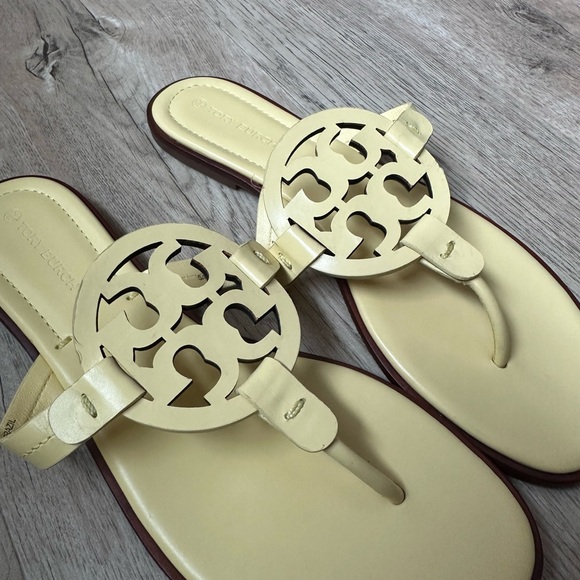 Tory Burch Light Yellow Miller Sandals Size 9 - Picture 3 of 4